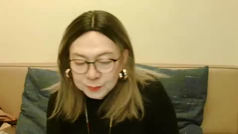 Snapshot of crazychika chatting on 12.21.25 Kelly online show from 12.21.25