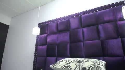 Snapshot of crazyonme chatting on 01.04.25 diosalinda online show from 01.04.25