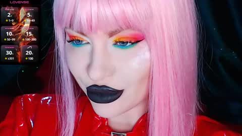 Snapshot of crazypinkyball chatting on 12.29.24 Roxy online show from 12.29.24