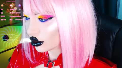 Snapshot of crazypinkyball chatting on 09.16.25 Roxy online show from 09.16.25