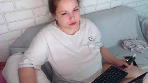 Snapshot of crazyy_girl_ chatting on 06.04.26 Crazyy Girl online show from 06.04.26