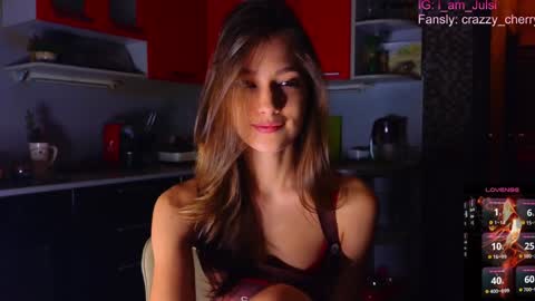 Snapshot of crazzy_cherry chatting on 01.30.25 crazzy cherry online show from 01.30.25