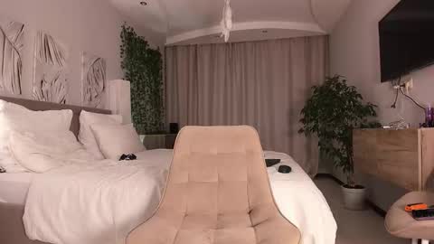 ALEXA AND WALLY online show from 12.19.25