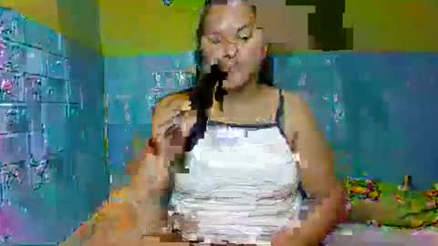 Snapshot of creamy_cunt4uxx chatting on 11.17.25 my pussy always wet online show from 11.17.25