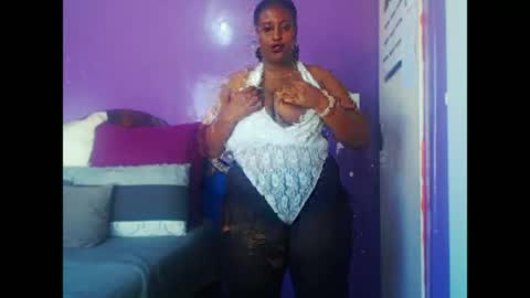 Snapshot of creamylea chatting on 06.23.26 CreamyLea online show from 06.23.26