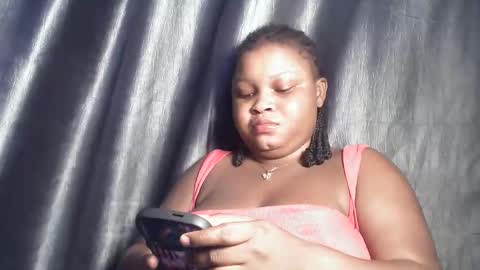 Snapshot of creamyposh1 chatting on 10.22.25 creamyposh1 online show from 10.22.25