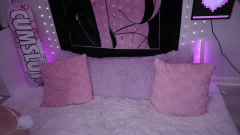 Crimson Kitten online show from 04.06.26