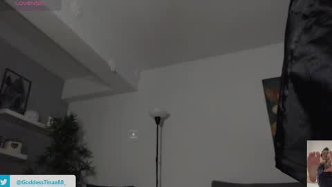 Snapshot of cris_tinne chatting on 12.10.24 cris_tinne online show from 12.10.24