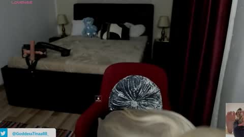 Snapshot of cris_tinne chatting on 01.13.26 cris_tinne online show from 01.13.26