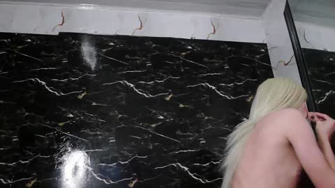 crislingery_doll online show from 01.25.25