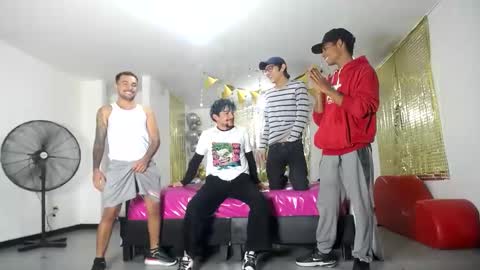 Snapshot of crismens chatting on 02.22.25 crismens online show from 02.22.25