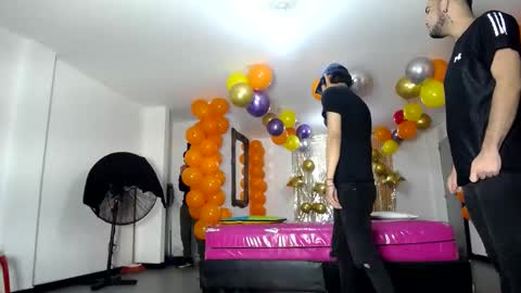 Snapshot of crismens chatting on 03.10.25 crismens online show from 03.10.25