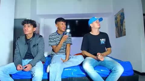 Snapshot of crismens chatting on 09.12.25 crismens online show from 09.12.25