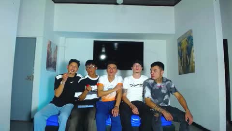 Snapshot of crismens chatting on 09.20.25 crismens online show from 09.20.25