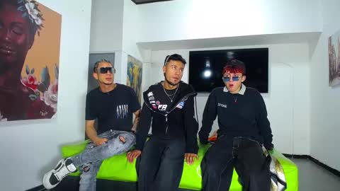 Snapshot of crismens chatting on 10.24.25 crismens online show from 10.24.25