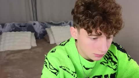 Snapshot of crisp1n chatting on 11.06.25 Chris online show from 11.06.25