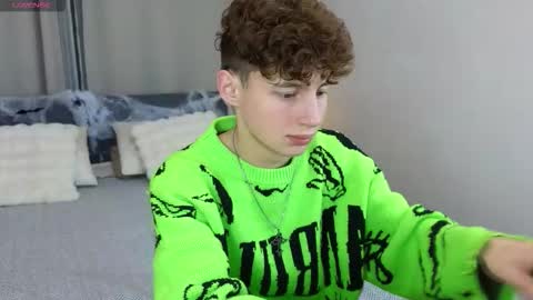 Snapshot of crisp1n chatting on 11.08.25 Chris online show from 11.08.25