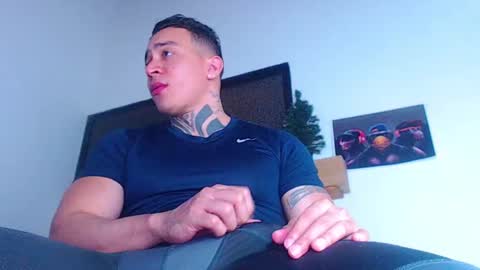 Snapshot of criss__tom chatting on 01.30.25 Cristopher online show from 01.30.25