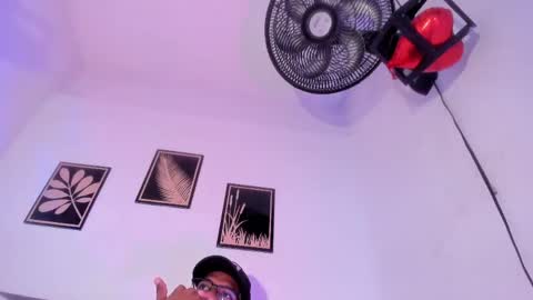criss_zuri online show from 05.21.26