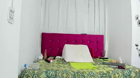 Snapshot of cristal_18xxx chatting on 02.13.25 Cristal online show from 02.13.25