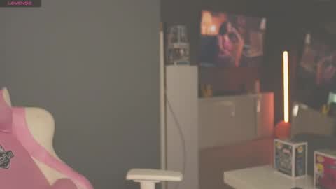 Laura online show from 11.29.25