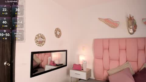 Snapshot of cristalmunez chatting on 02.19.25 cristal online show from 02.19.25