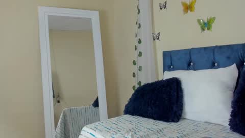 cristal walker online show from 02.23.25