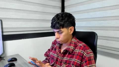 Snapshot of cristhian_slytherin chatting on 10.02.25 cristhian online show from 10.02.25