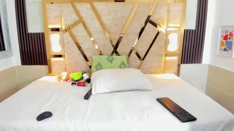 cristin  online show from 12.27.24