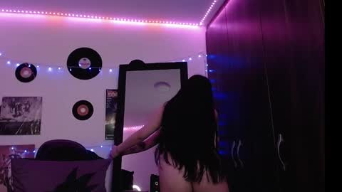 Snapshot of cristin_moon chatting on 03.04.25 Christina online show from 03.04.25