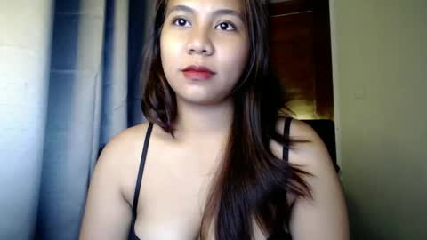 Snapshot of cristinavalerie chatting on 10.26.25 Cristina Valerie online show from 10.26.25