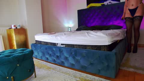 CristinaVinci online show from 01.28.25