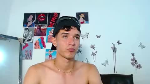 Snapshot of cristofer_hot98 chatting on 02.21.25 Cristofer online show from 02.21.25