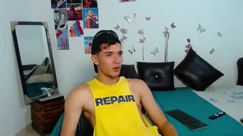 Snapshot of cristofer_hot98 chatting on 02.22.25 Cristofer online show from 02.22.25