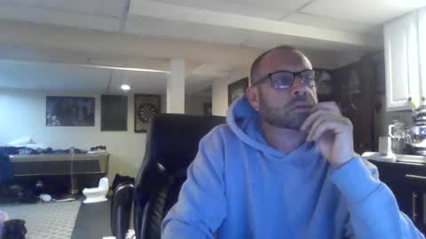 Snapshot of crm400 chatting on 08.08.26 billybasement online show from 08.08.26