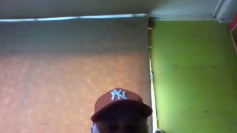 Snapshot of crmperez chatting on 10.20.25 crmperez online show from 10.20.25