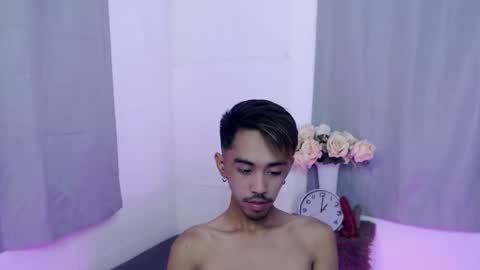 Snapshot of crocodale chatting on 09.23.25 crocodale online show from 09.23.25