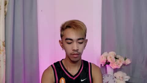 Snapshot of crocodale chatting on 11.03.25 crocodale online show from 11.03.25