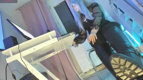 Cruel Siren online show from 10.01.25