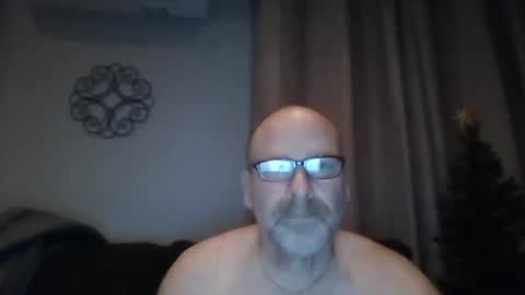 Snapshot of cruising_guy chatting on 01.18.25 fun guy online show from 01.18.25