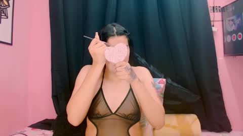 Snapshot of crystal420_ chatting on 11.16.25 Instagram cristal espinosa1 online show from 11.16.25