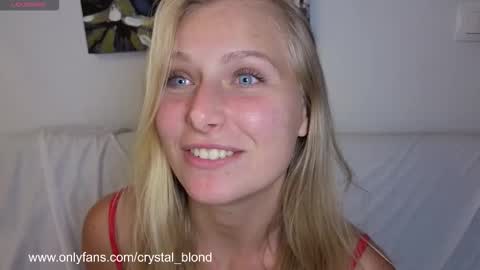 Snapshot of crystal_blond chatting on 09.09.25 Crystal online show from 09.09.25