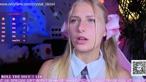 Snapshot of crystal_blond chatting on 10.08.25 Crystal online show from 10.08.25