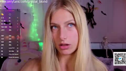 Snapshot of crystal_blond chatting on 10.18.25 Crystal online show from 10.18.25