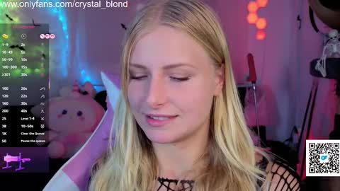 Snapshot of crystal_blond chatting on 10.27.25 Crystal online show from 10.27.25