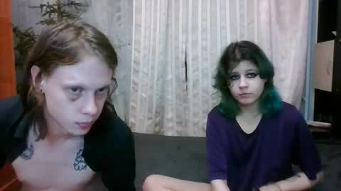 Snapshot of crystal_porn_love chatting on 01.23.25 Crystal and Marcl online show from 01.23.25