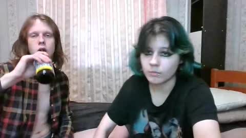 Snapshot of crystal_porn_love chatting on 02.02.25 Crystal and Marcl online show from 02.02.25