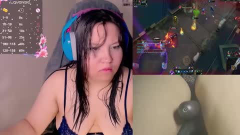 Snapshot of crystal_velvet01 chatting on 12.05.24 crystal online show from 12.05.24