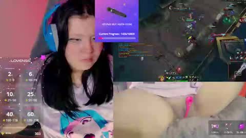 Snapshot of crystal_velvet01 chatting on 01.04.25 crystal online show from 01.04.25