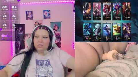 Snapshot of crystal_velvet01 chatting on 02.12.26 crystal online show from 02.12.26